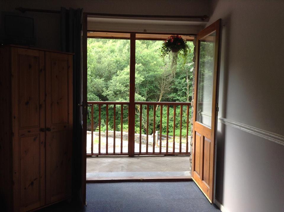 The Falcon Retreat 2*